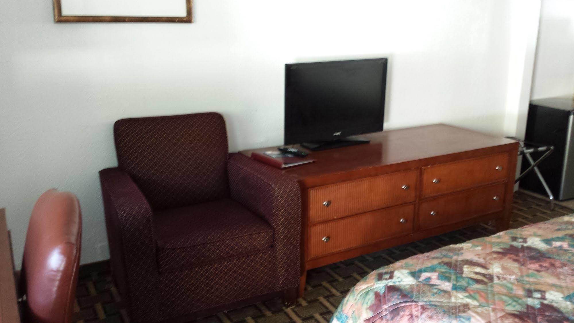 Executive Inn & Suites Lakeview Zewnętrze zdjęcie
