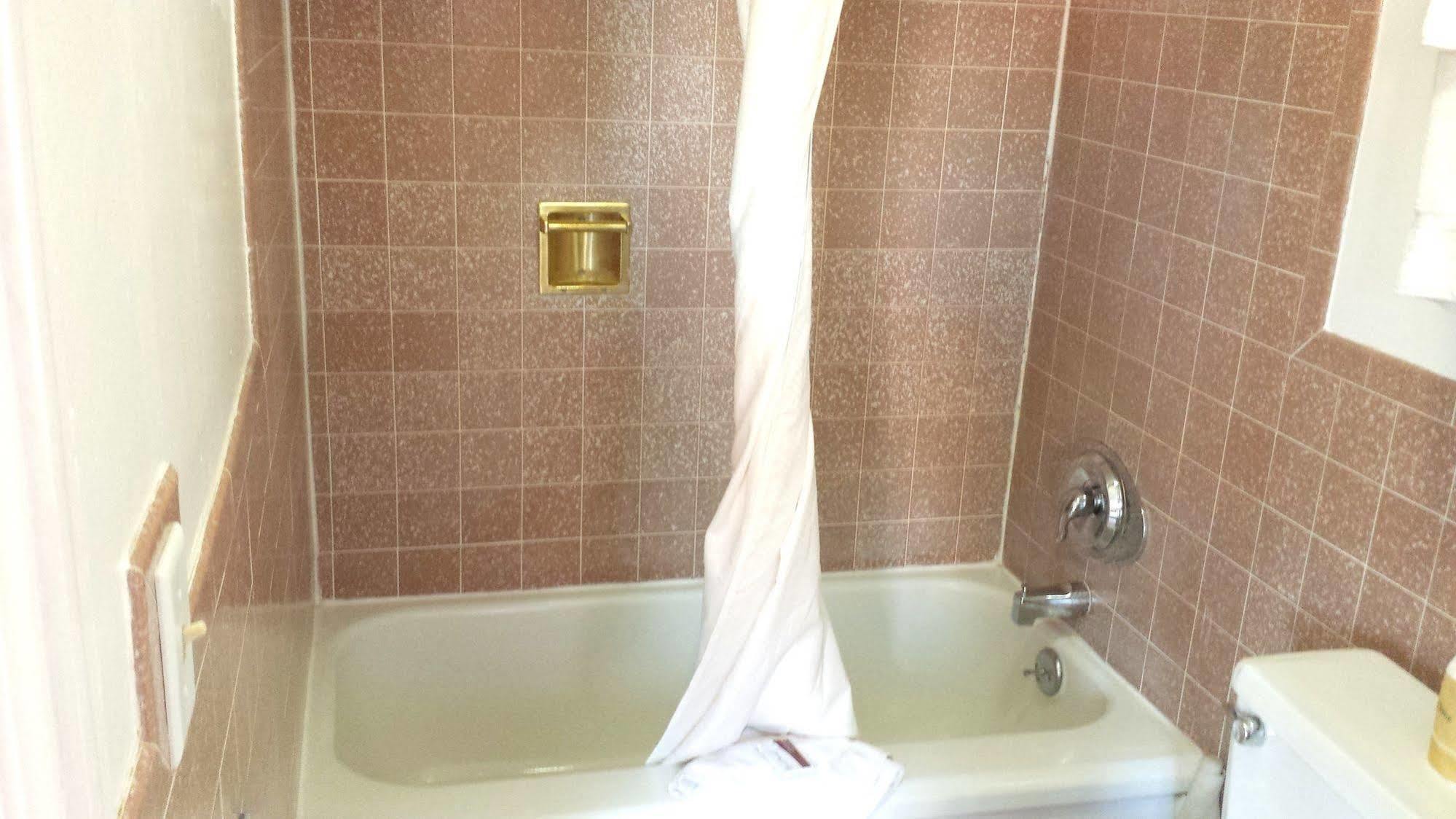 Executive Inn & Suites Lakeview Zewnętrze zdjęcie